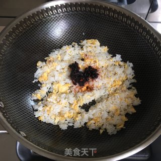 老干妈炒饭的做法步骤：3