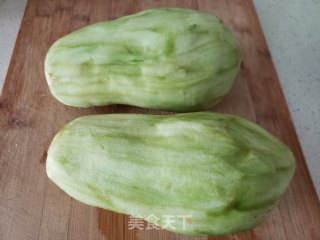 蒜泥茄子的做法步骤：1