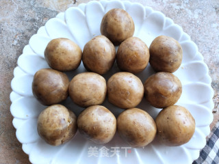 藤椒牛肉月饼的做法步骤：4