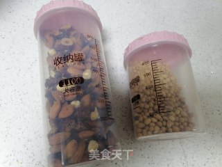 坚果豆浆的做法步骤：1