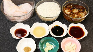 鸡肉香菇焖饭丨孩子再也不挑食妈妈心里乐滋滋!的做法步骤：1