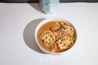 莲藕煮牛肉的做法步骤：1