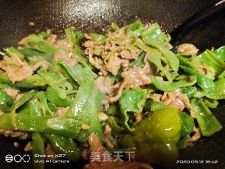 牛肉炒青椒的做法步骤：7