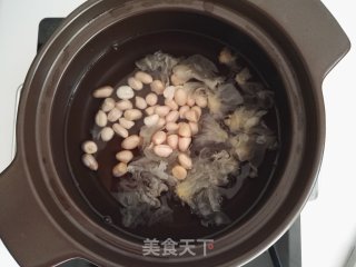 银耳花生红枣汤的做法步骤：4