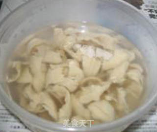韭菜茭白炒面筋的做法步骤：3