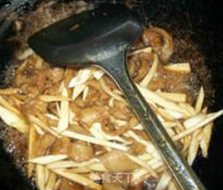韭菜茭白炒面筋的做法步骤：7