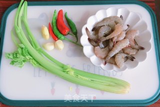 虾仁炒芹菜的做法步骤：1