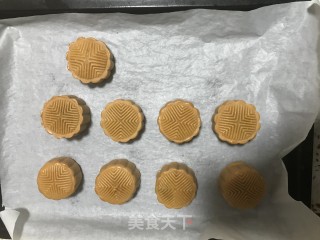 广式月饼的做法步骤：19