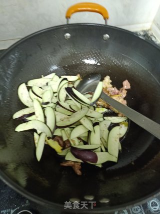 茄子炒肉的做法步骤：6