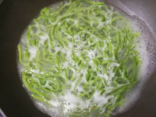 酸辣菠菜面的做法步骤：13