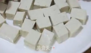 肉丁时蔬鸡蛋羹的做法步骤：1