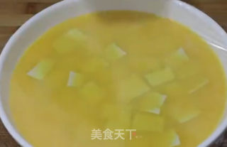 肉丁时蔬鸡蛋羹的做法步骤：2