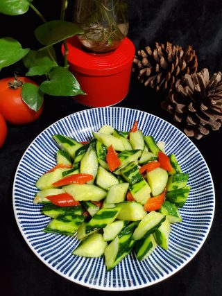 红椒炒青瓜的做法步骤：7