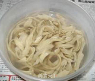 牛心菜炒面筋的做法步骤：3