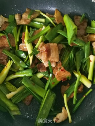 蒜苗回锅肉的做法步骤：5