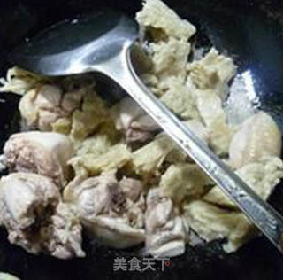 豇豆干烤麸烧鸡块的做法步骤：8