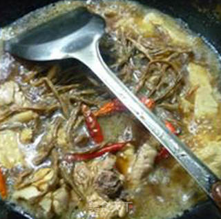 豇豆干烤麸烧鸡块的做法步骤：11