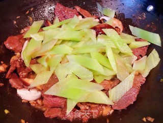 莴笋香菇炒牛肉片的做法步骤：9