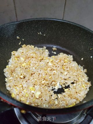 鳗鱼蛋炒饭的做法步骤：7