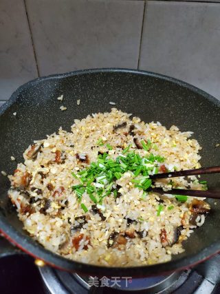 鳗鱼蛋炒饭的做法步骤：10