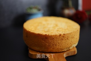 咸蛋黄戚风蛋糕的做法步骤：1
