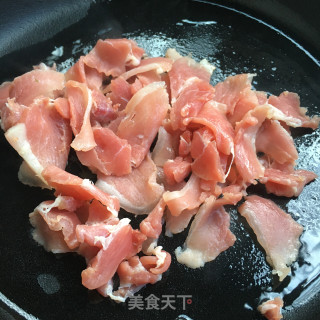 宣威火腿炒香芹的做法步骤：7