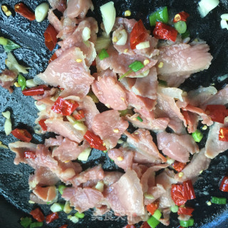 宣威火腿炒香芹的做法步骤：9