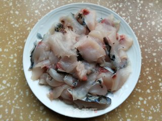 番茄鱼片汤粉的做法步骤：1