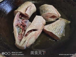 油焖长江鲫鱼的做法步骤：4