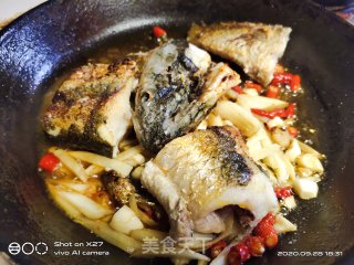 油焖长江鲫鱼的做法步骤：7