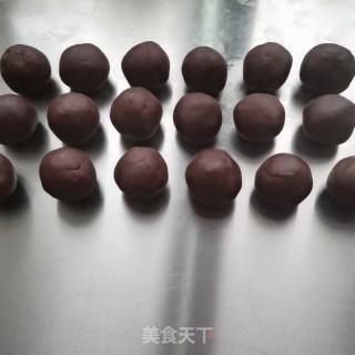 蛋黄酥的做法步骤：12