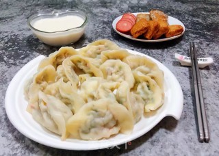 韭菜鱿鱼鹅蛋香菇水饺的做法步骤：13