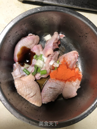 炸鸡翅的做法步骤：2