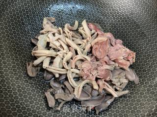 大蒜炒鸭杂的做法步骤：6