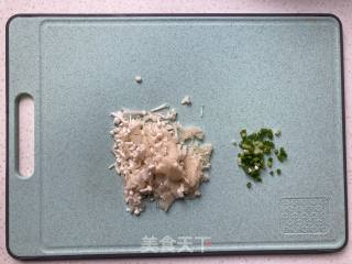 金针菇鸡蛋炒饭的做法步骤：2