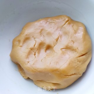 枣泥馅月饼的做法步骤：2
