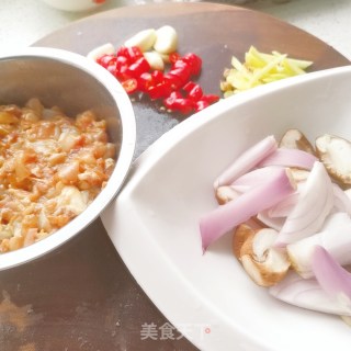 炒兔肉的做法步骤：1