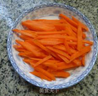 鳝丝炒芹菜的做法步骤：3