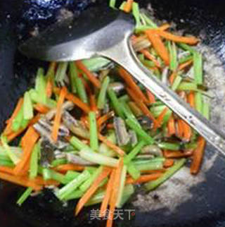 鳝丝炒芹菜的做法步骤：12