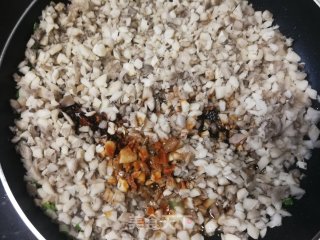 平菇猪肉饺子的做法步骤：11