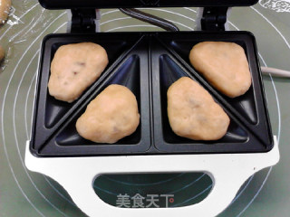 三明治机不做三明治：芝士酱腿三角饼的做法步骤：12