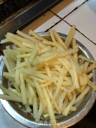 竹笋肉丝的做法步骤：1