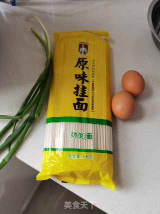清汤面的做法步骤：1