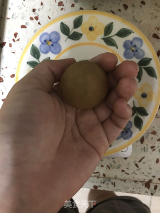 蛋黄酥的做法步骤：5
