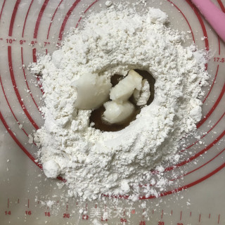 蛋黄酥的做法步骤：9