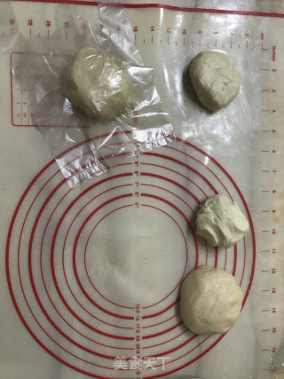 蛋黄酥的做法步骤：11