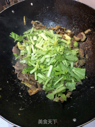 鸡杂粉条的做法步骤：4