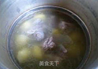 土豆猪骨汤的做法步骤：9
