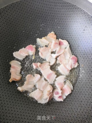 花菜煸五花肉的做法步骤：2