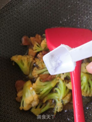 花菜煸五花肉的做法步骤：7
